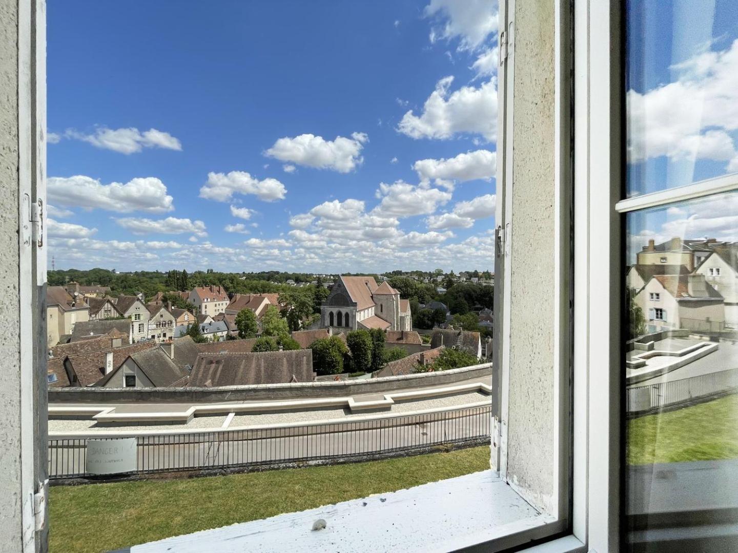 Appartement L'Horizon - Entree Independante - Parking à Chartres Extérieur photo